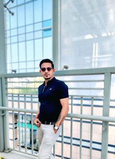 Born to Shine - Male escort in Gurgaon Photo 10 of 11