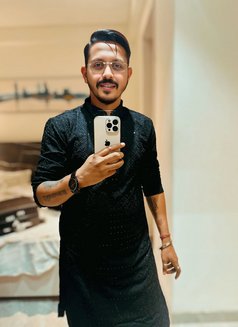 Born to Shine - Male escort in Kolkata Photo 12 of 12