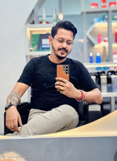 Born to Shine - Acompañantes masculino in Kolkata Photo 10 of 10