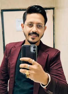 Born to Shine - Acompañantes masculino in Kolkata Photo 11 of 11