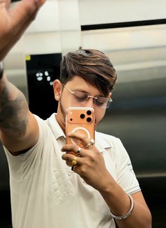 Born to Shine - Male escort in Kolkata Photo 2 of 11