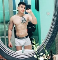 Bosco - Male escort in Singapore Photo 2 of 14