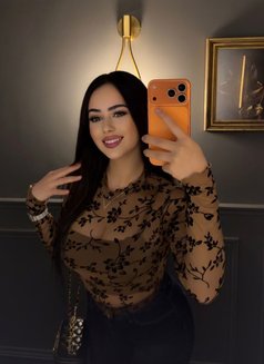 Boshra - escort in Abu Dhabi Photo 7 of 11