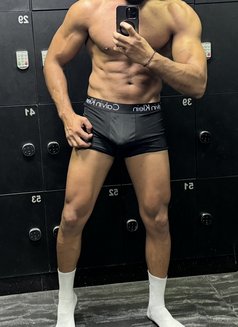 Bosss - Male escort in Dubai Photo 1 of 1