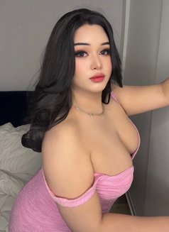 Aminaa - Transsexual escort in Jeddah Photo 4 of 8