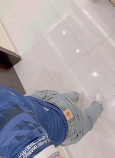 𝐵𝑜𝑡𝑜𝑚 𝑠𝑎𝑢𝑑𝑖 شحمــۃ بن لحـمــۃ - Male adult performer in Riyadh Photo 3 of 4