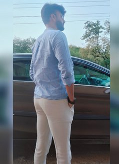 Bottom Nashik - Acompañantes masculino in Nashik Photo 2 of 3