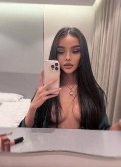 Bow 69 - masseuse in İstanbul Photo 2 of 5