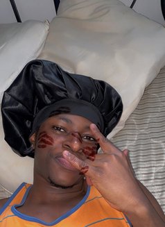 Boy Bussy - Male escort in Nairobi Photo 2 of 4