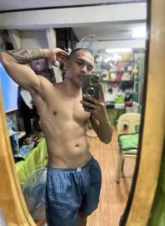 Boy in Town - Acompañantes masculino in Manila Photo 1 of 10