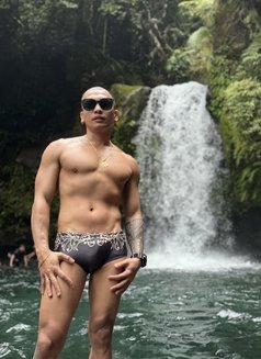 Boy in Town - Male escort in Singapore Photo 10 of 30