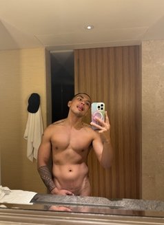 Boy in Town - Male escort in Manila Photo 25 of 30