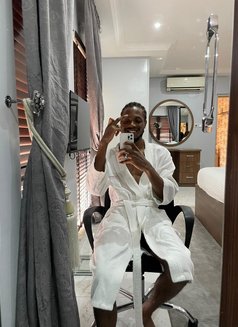Boysosweet - Acompañantes masculino in Abuja Photo 5 of 9