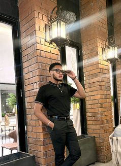 Brad - Male escort in Nairobi Photo 4 of 4