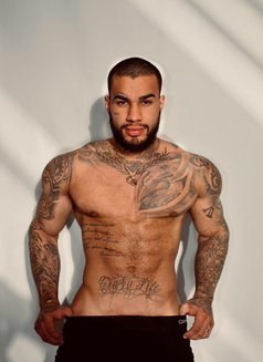 Brad Pro - Male escort in London Photo 6 of 7