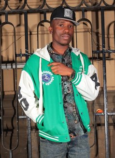 Bradon - Male escort in Nairobi Photo 2 of 3