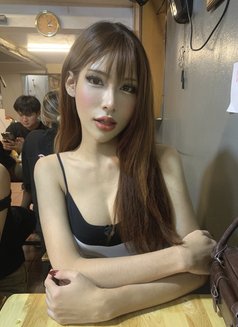 Brianna - Transsexual companion in Bangkok Photo 6 of 7