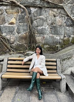 Brandy - escort in Makati City Photo 5 of 9