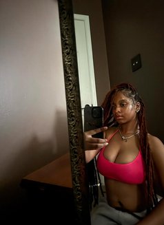 Brandy - escort in Riyadh Photo 2 of 10