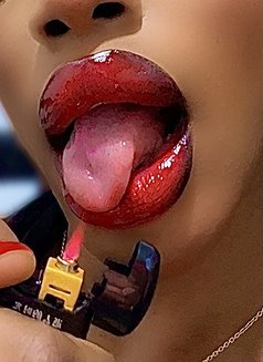 Bratz Doll - Transsexual escort in Lagos, Nigeria Photo 2 of 5
