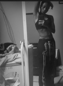 Brave4 - puta in Accra Photo 1 of 5