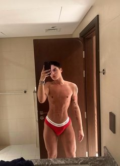 Brazilian Top and Botton - Male escort in Dubai Photo 5 of 9