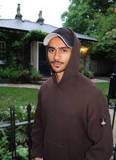 Lucca twinkbr - Male escort in Dubai Photo 18 of 20