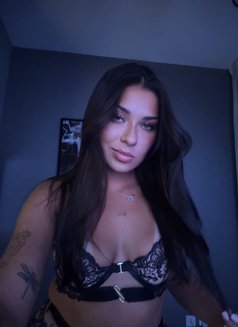 Brazilian Zoe π§π· - escort in Dubai Photo 16 of 19