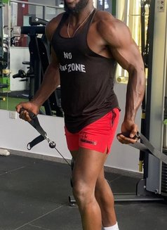 Breaker - Male escort in Dubai Photo 2 of 5