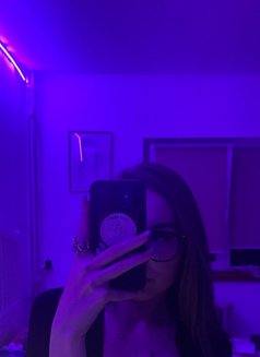 Bree - escort in Callao Photo 5 of 6