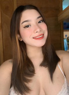 Bree - escort in Manila Photo 4 of 9