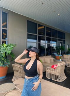 Bree - escort in Manila Photo 9 of 9