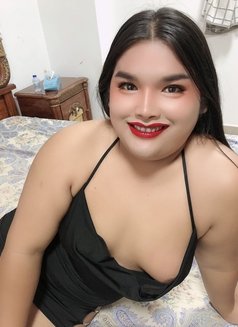 Breeze Ladyboy - Acompañantes transexual in Muscat Photo 1 of 7