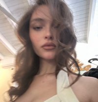 Brenda - escort in Paris