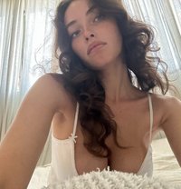 Brenda - escort in Paris