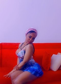 Brenda - escort in Jeddah Photo 2 of 5