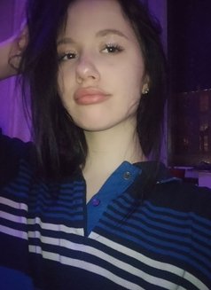 Brenda - escort in Dubai Photo 8 of 11
