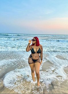 Brenda - escort in Ras al-Khaimah Photo 2 of 3