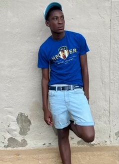Brenden - Intérprete masculino de adultos in Windhoek Photo 2 of 2