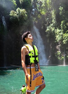 Brent - Male escort in Manila Photo 6 of 6