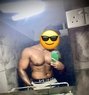 Brian big bull - masseur in Colombo Photo 10 of 10