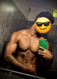 Brian big bull - Male escort in Colombo Photo 11 of 12