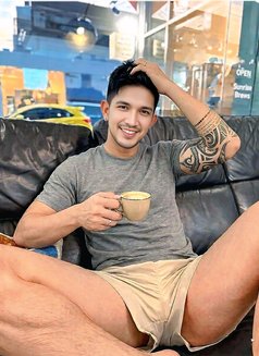 Brian Geez - Male escort in Bali Photo 2 of 7