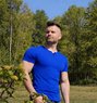Brian - Male escort in Frankfurt Photo 7 of 7