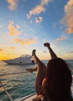 Briana - puta in Makati City Photo 2 of 3