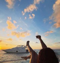 Briana - puta in Makati City