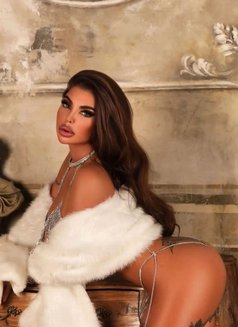Briana - escort in Abu Dhabi Photo 9 of 13