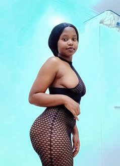 Briana - puta in Riyadh Photo 2 of 3