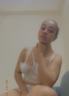 Briana babe new in Macao - puta in Macao Photo 5 of 6
