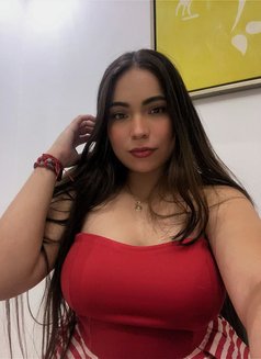 Brianna - puta in Dubai Photo 1 of 4